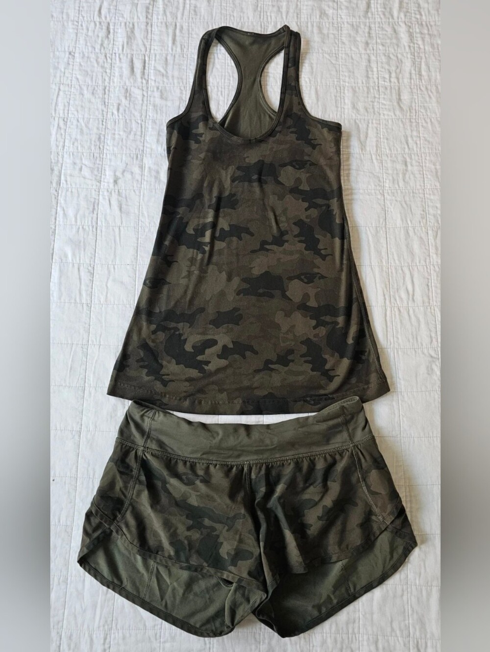 Lot Lululemon Cool Racerback Tank & Shorts Savasana Camo Green Women’s 6